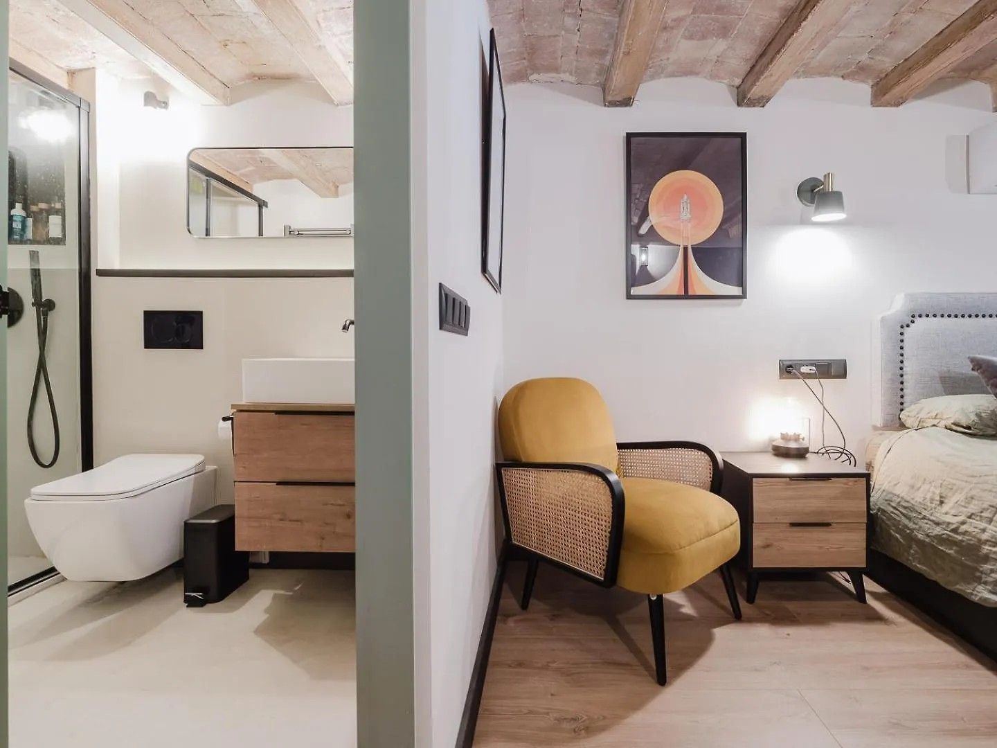 Luxury 2 Story Apartment Near Passeig De Gracia Barcelona