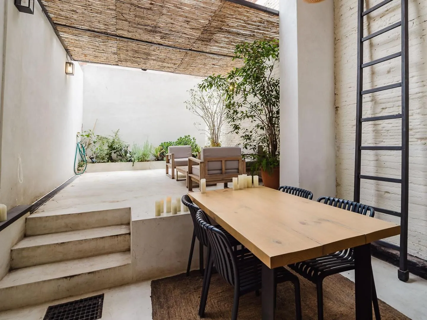 Luxury 2 Story Apartment Near Passeig De Gracia Barcelona Spain