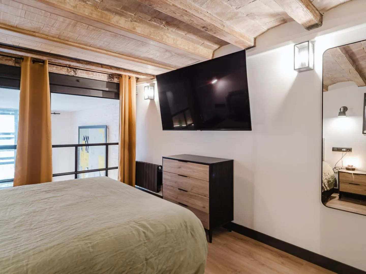 Luxury 2 Story Apartment Near Passeig De Gracia Barcelona Spain